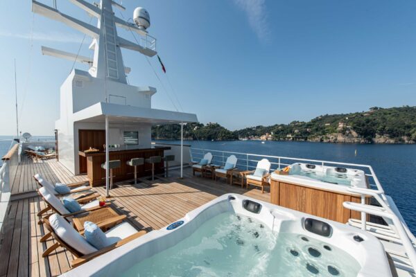 Bleu de Nimes Yacht for Sale